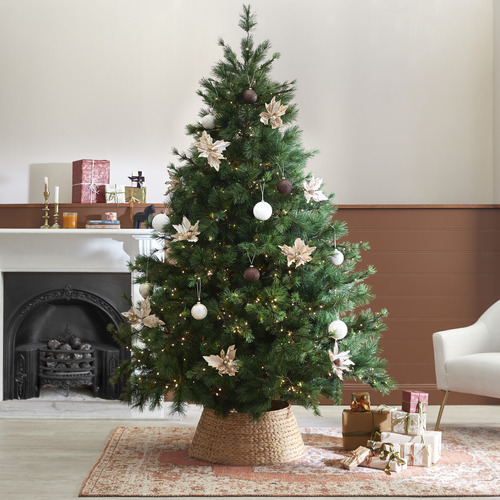 Luxury pre deals lit christmas tree